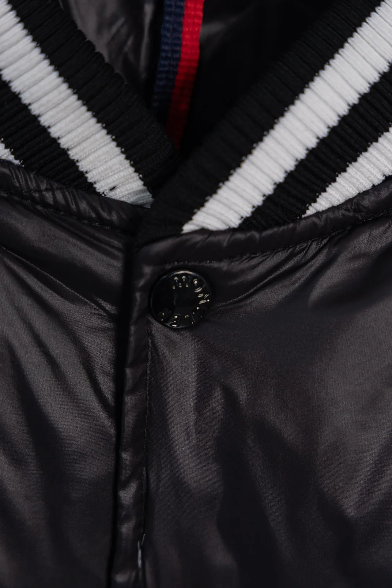 Куртки И Пуховики Женские Moncler 6378584