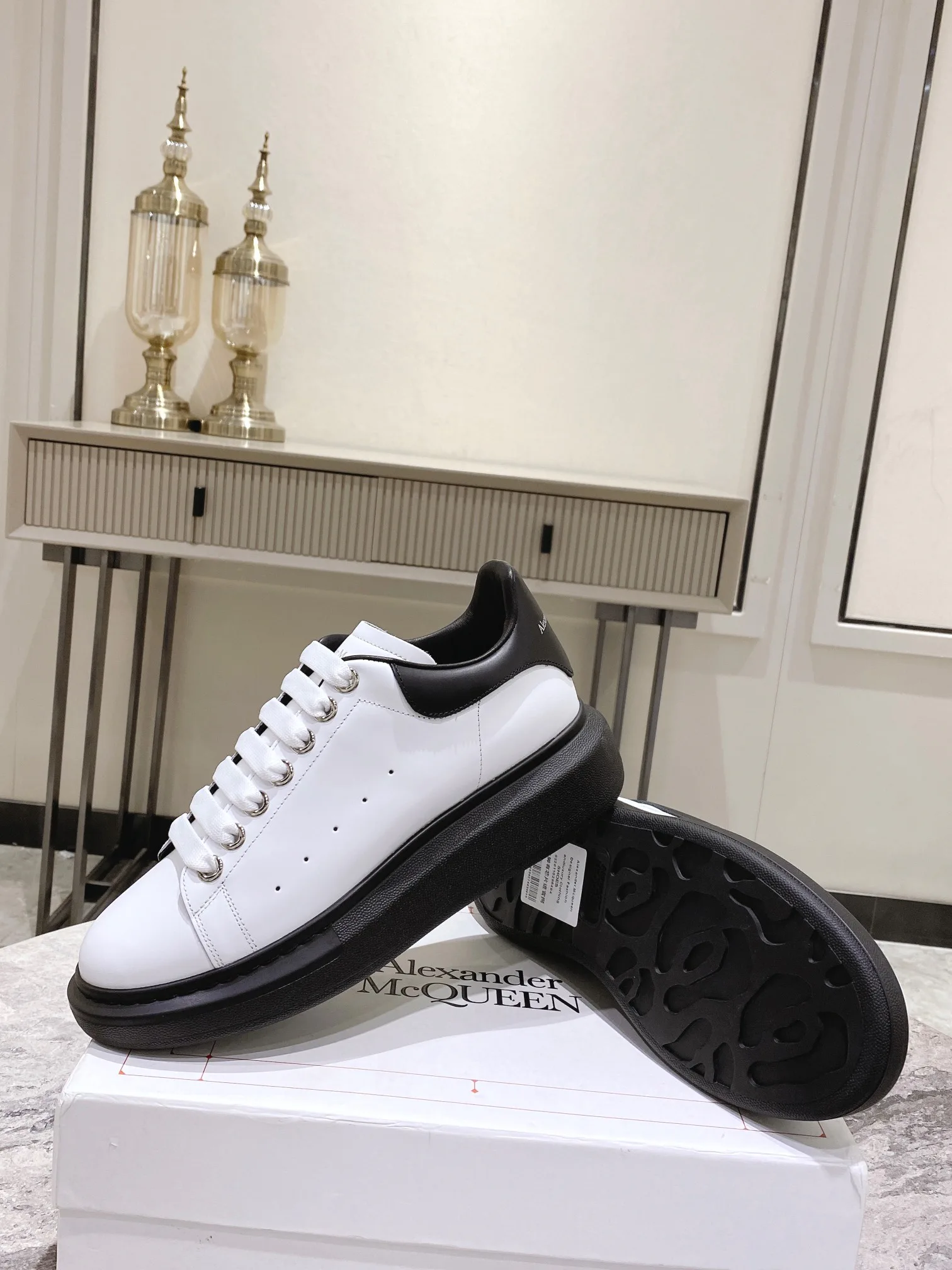 Кроссовки Женские Alexander Mcqueen 3446239