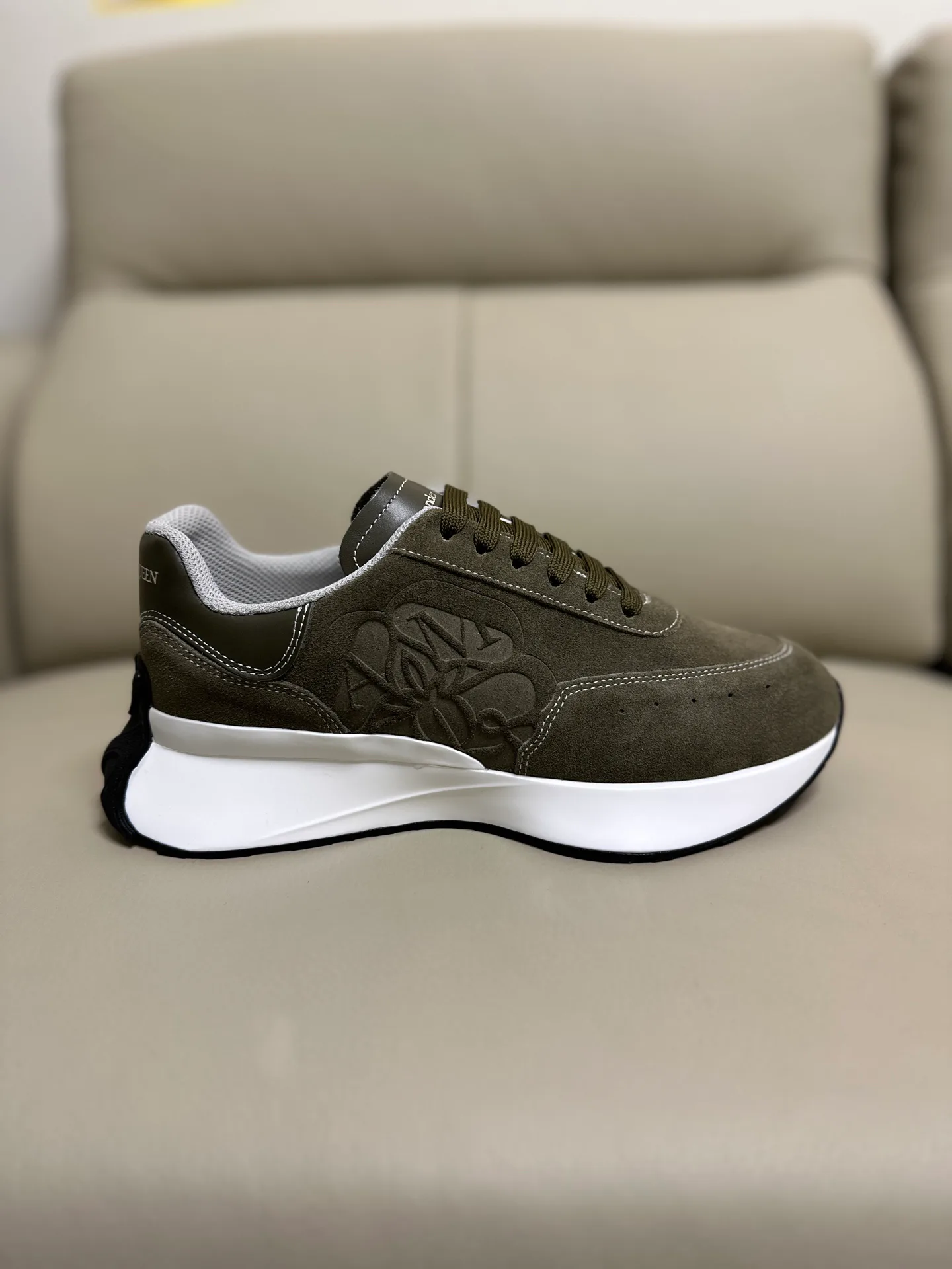 Кроссовки Женские Alexander Mcqueen 18616795