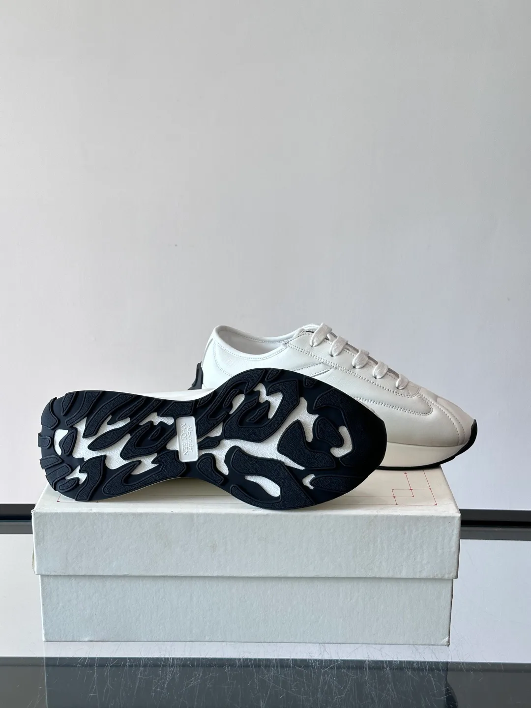 Кроссовки Женские Alexander Mcqueen 17328790