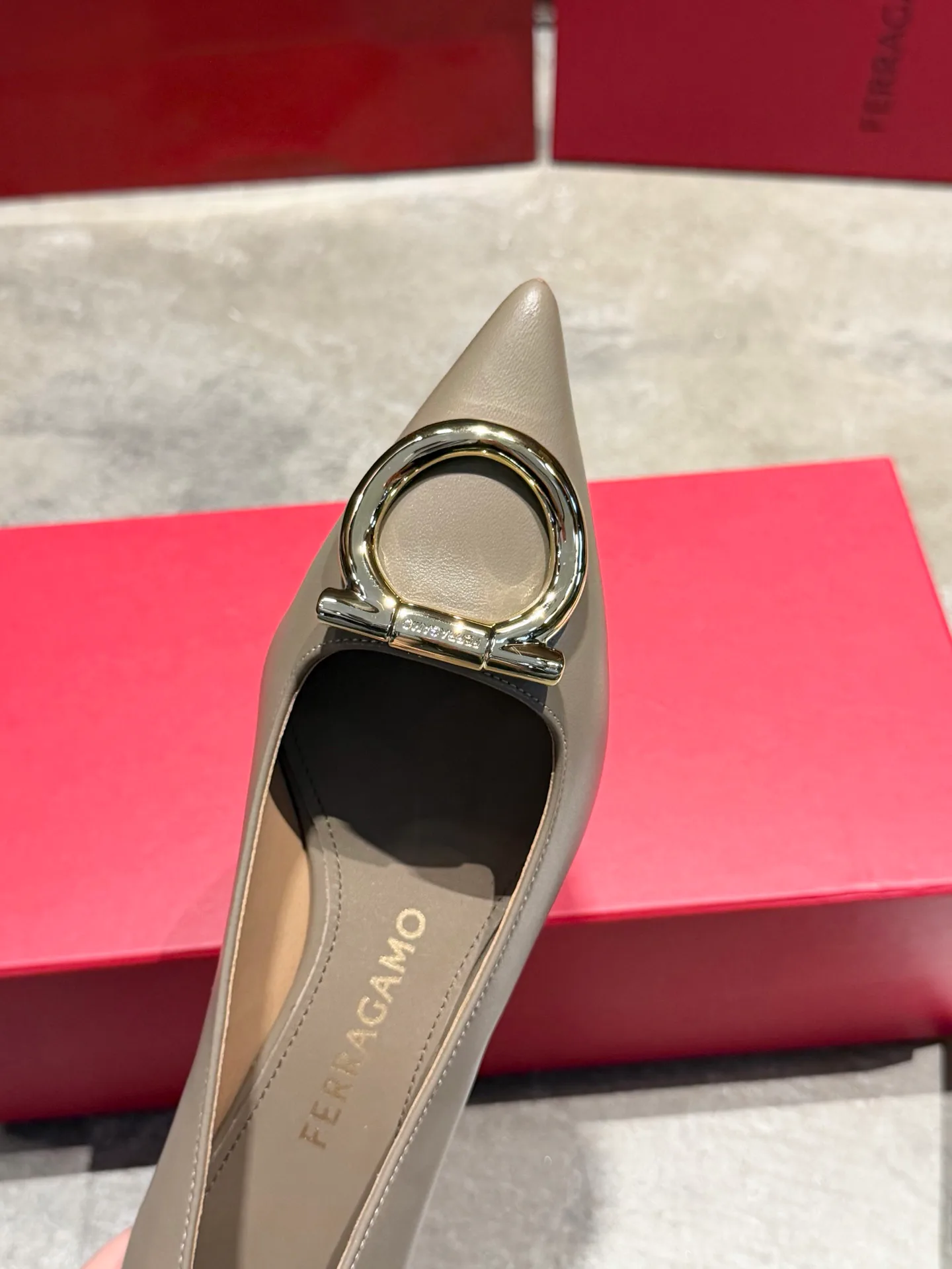 Туфли Женские Salvatore Ferragamo 17897963