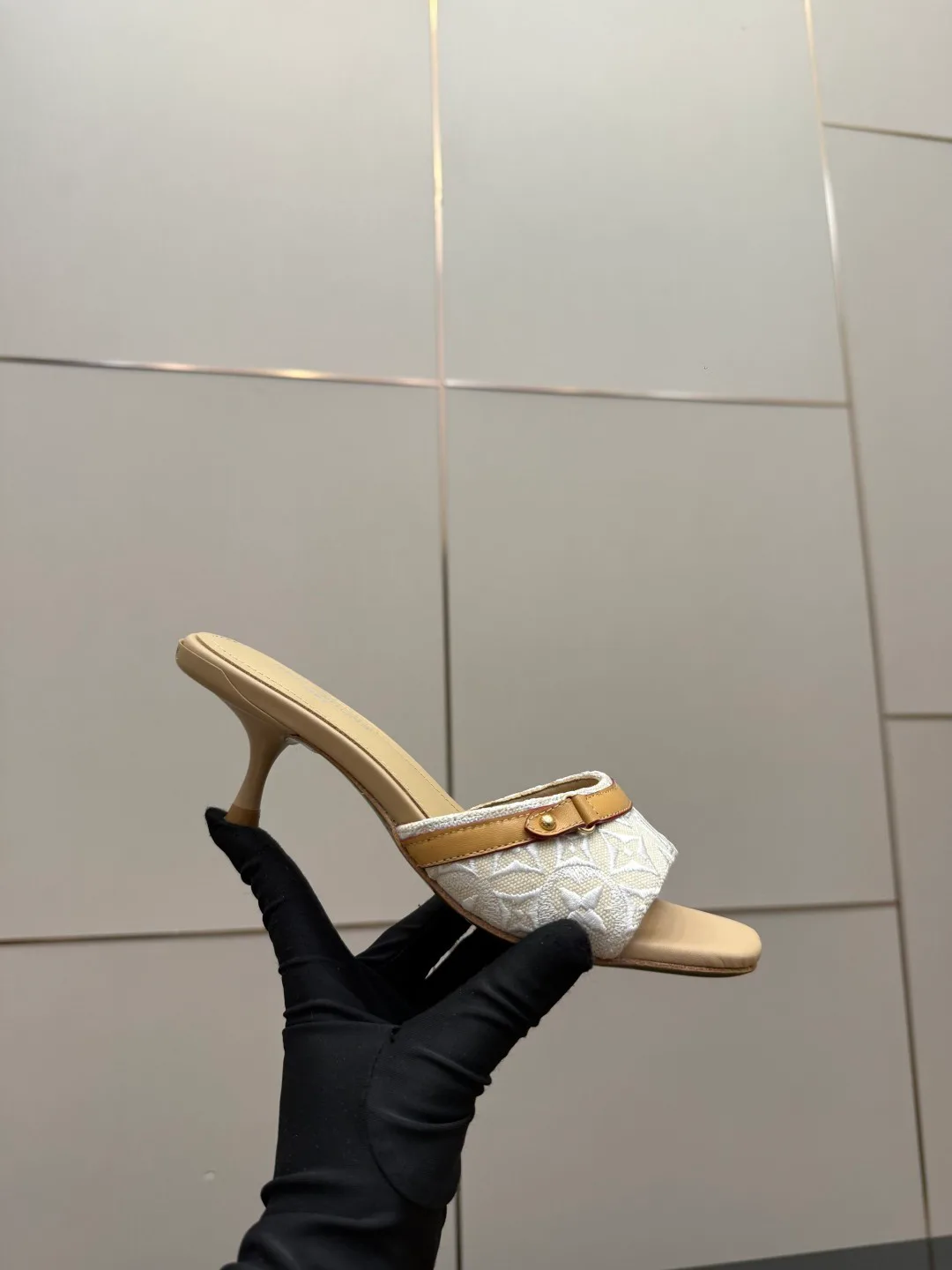 Босоножки Женские Louis Vuitton 1874539