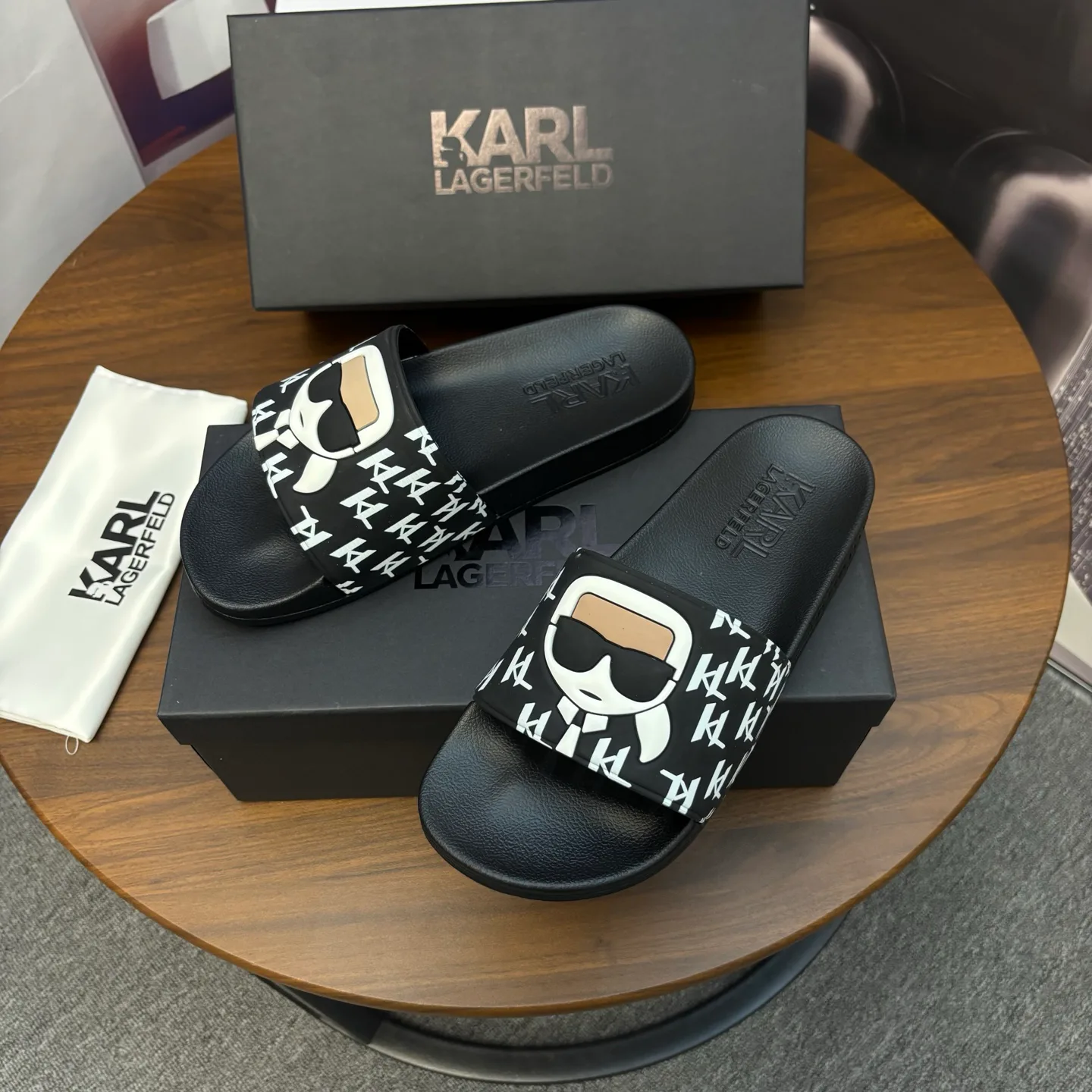 Шлепанцы Женские Karl Lagerfeld 10776051
