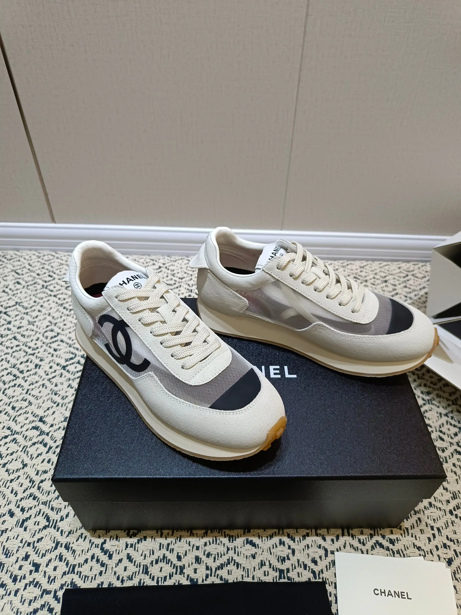 Кроссовки Женские Chanel 11564339