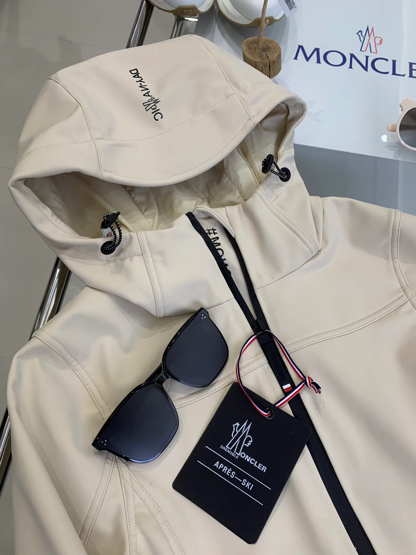 Куртки И Пуховики Женские Moncler 10248571