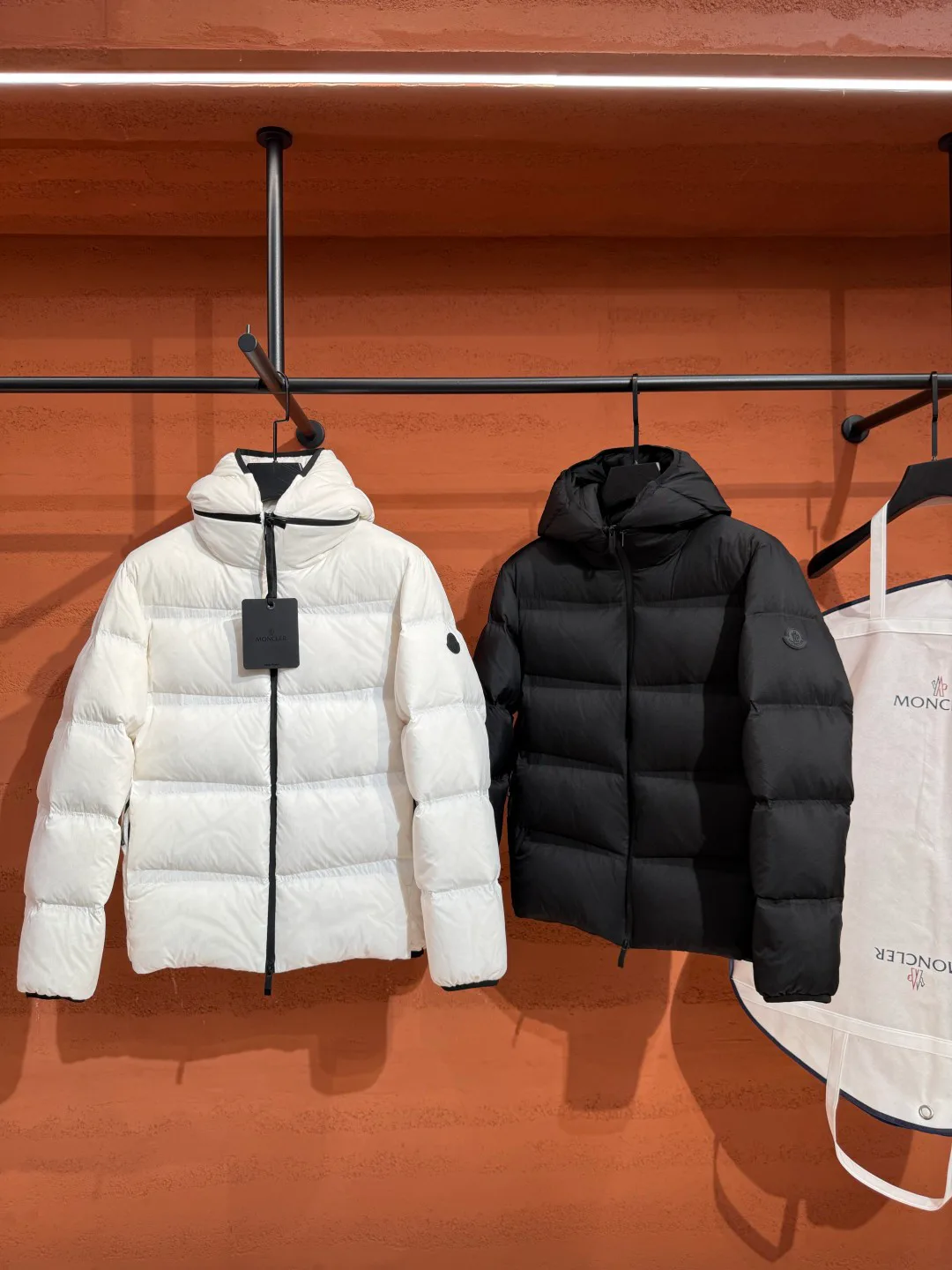 Куртки И Пуховики Мужские Moncler 18237413