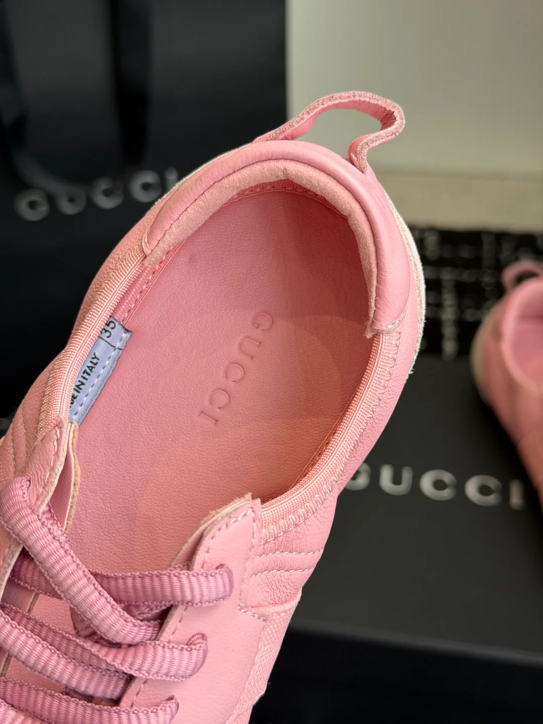 Кроссовки Женские Gucci 18121094