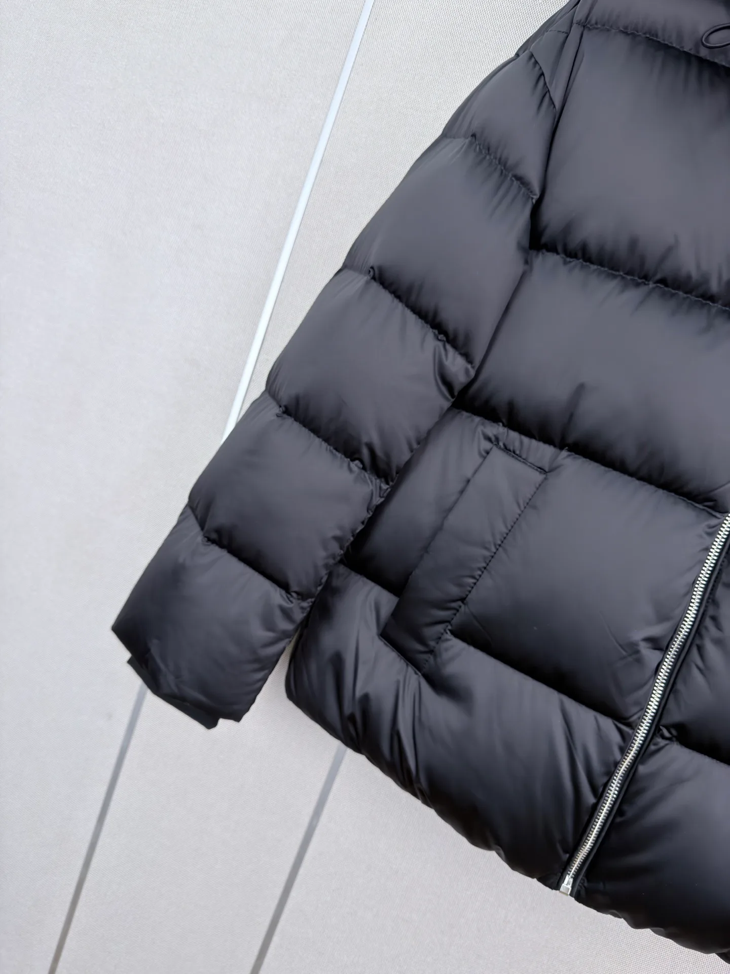 Куртки И Пуховики Женские Prada 18600988