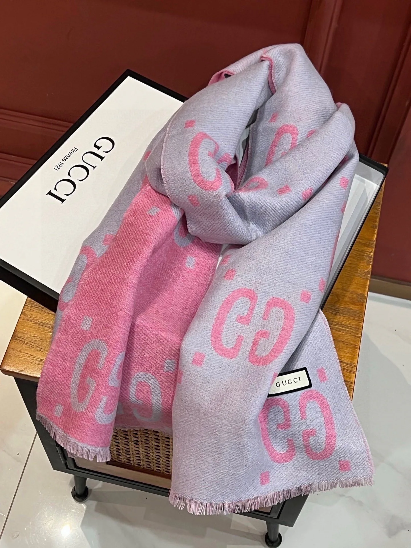 Шарфы Gucci 17673141