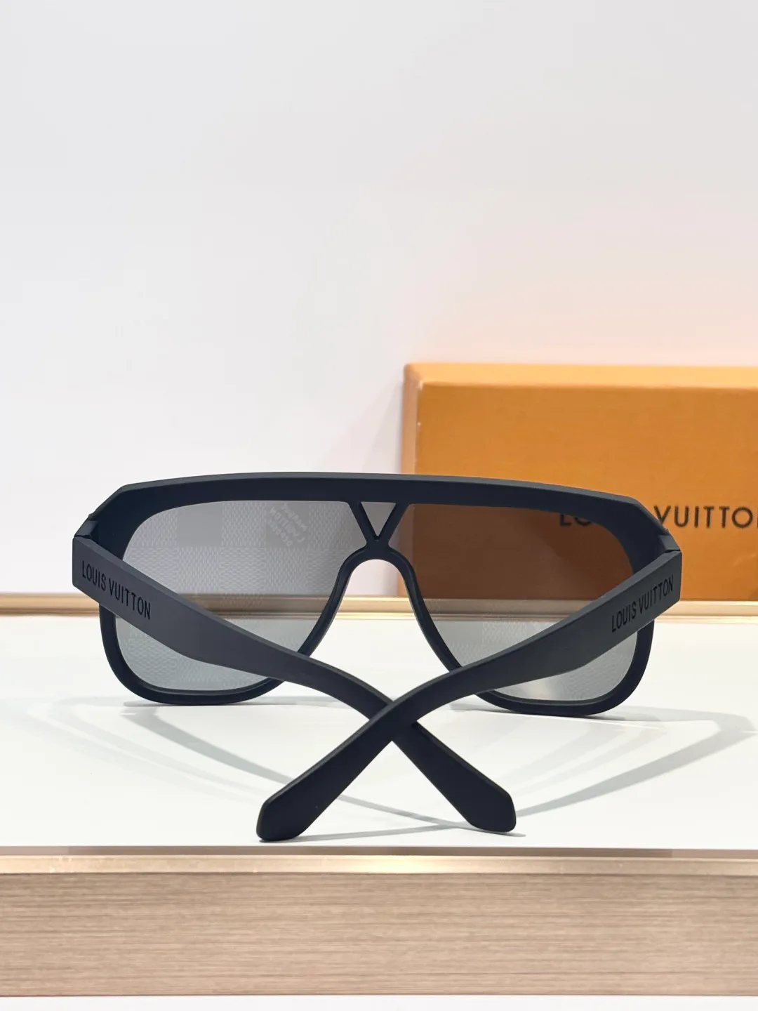 Очки Louis Vuitton 18196735