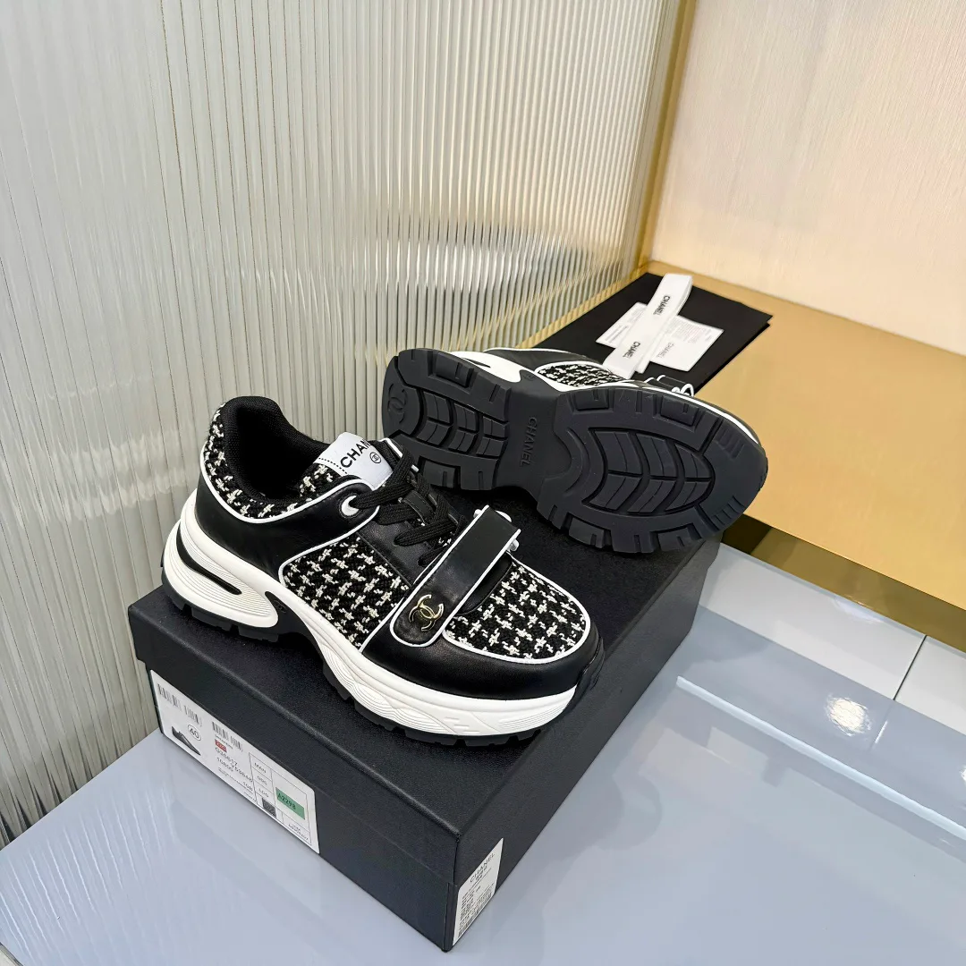 Кроссовки Женские Chanel 11602301