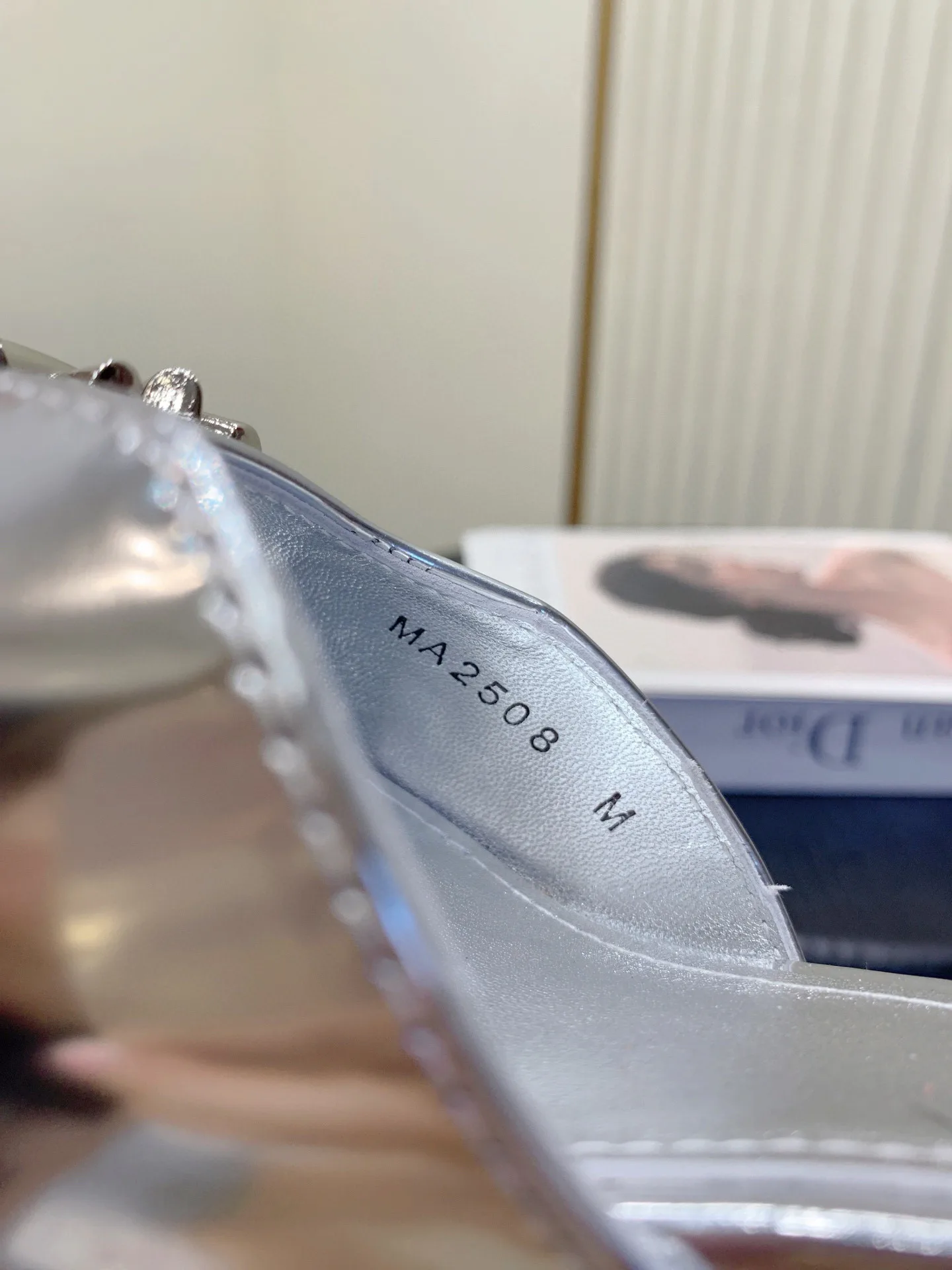 Босоножки Женские Louis Vuitton 18365602
