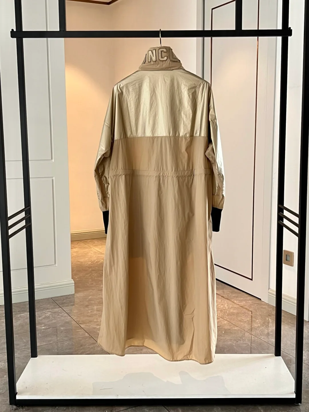 Куртки И Пуховики Женские Moncler 11489415