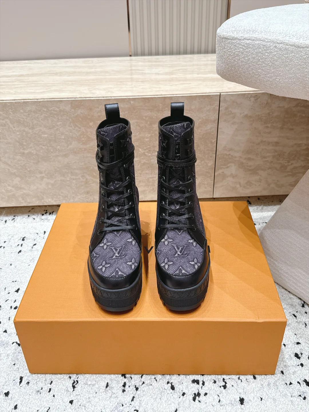 Ботинки Женские Louis Vuitton 18636717