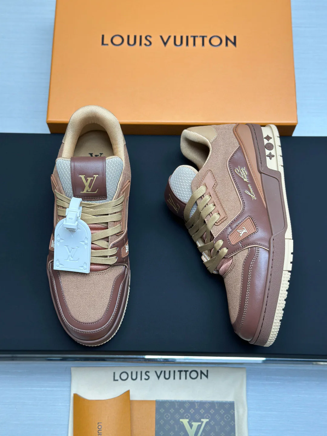 Кроссовки Женские Louis Vuitton 604324