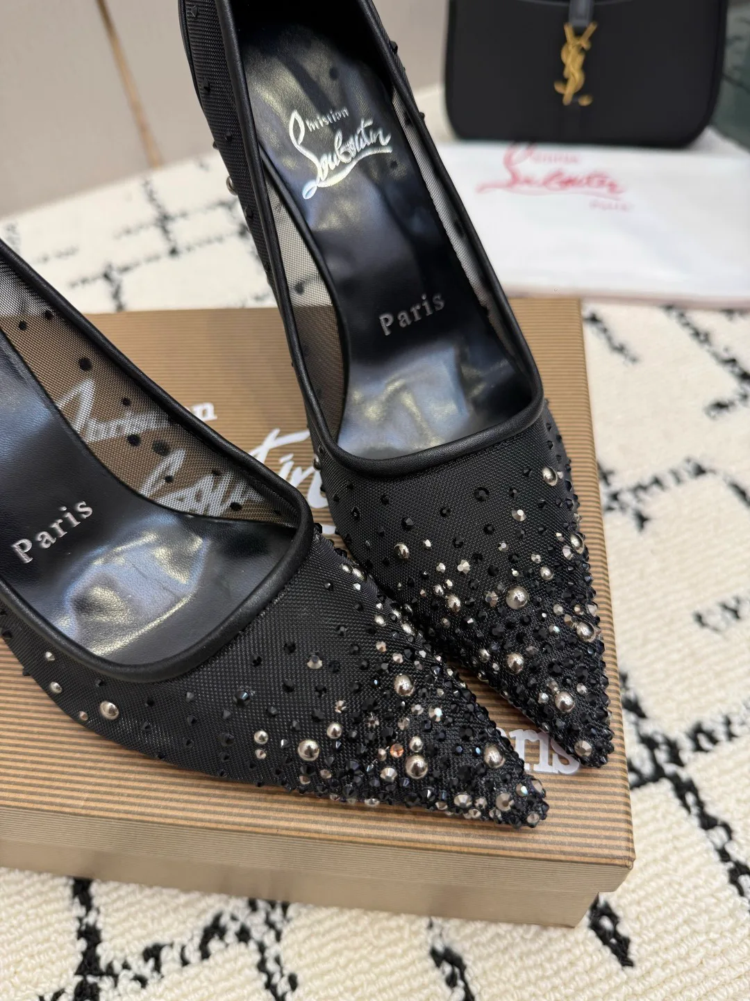 Туфли Женские Christian Louboutin 16926571