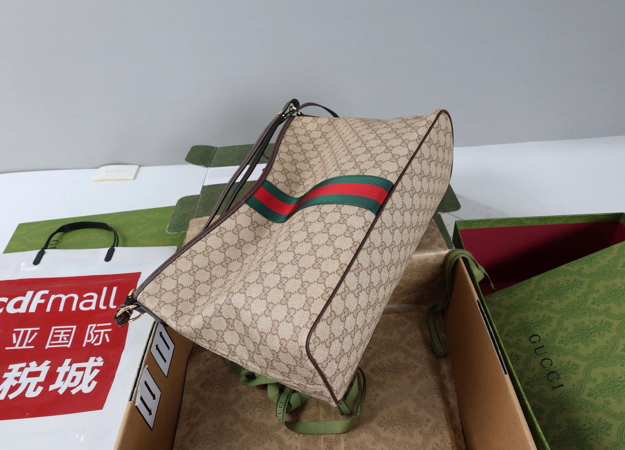 Классические Сумки Женские Gucci 18250600