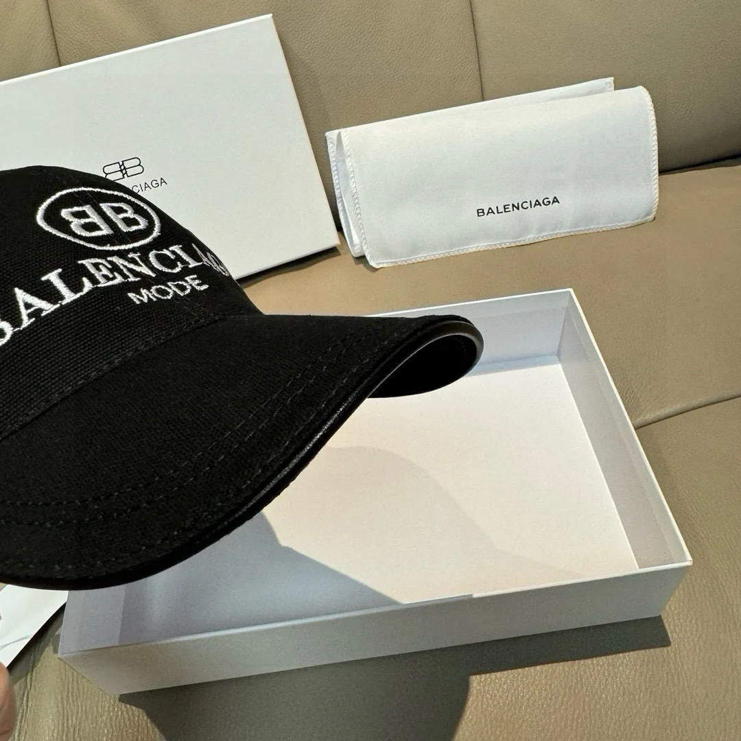 Головные Уборы Balenciaga 11529624