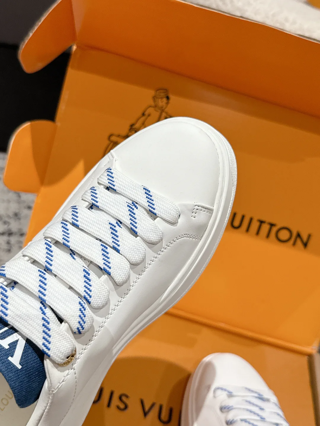 Кроссовки Женские Louis Vuitton 4502473