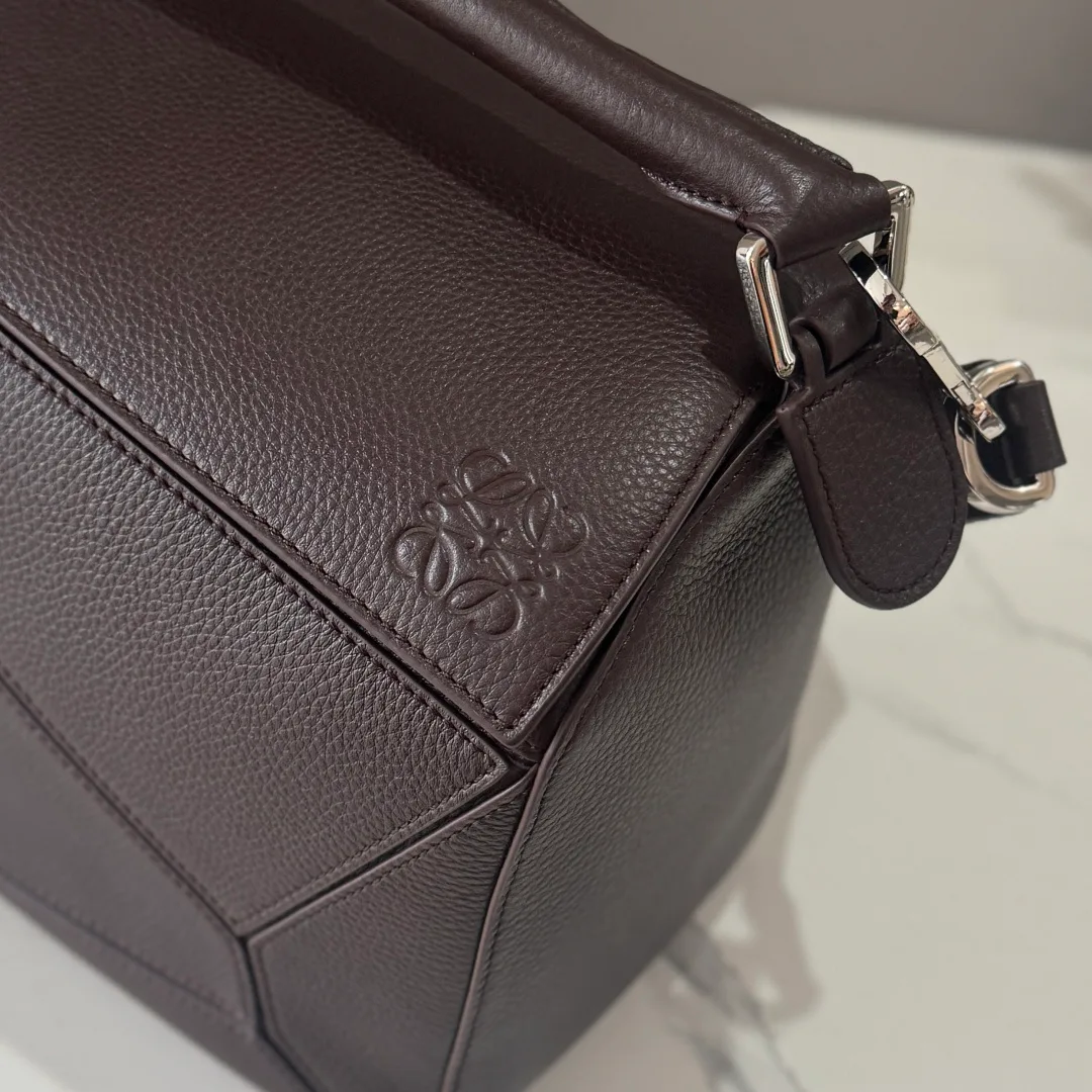 Классические Сумки Женские Loewe 18030339
