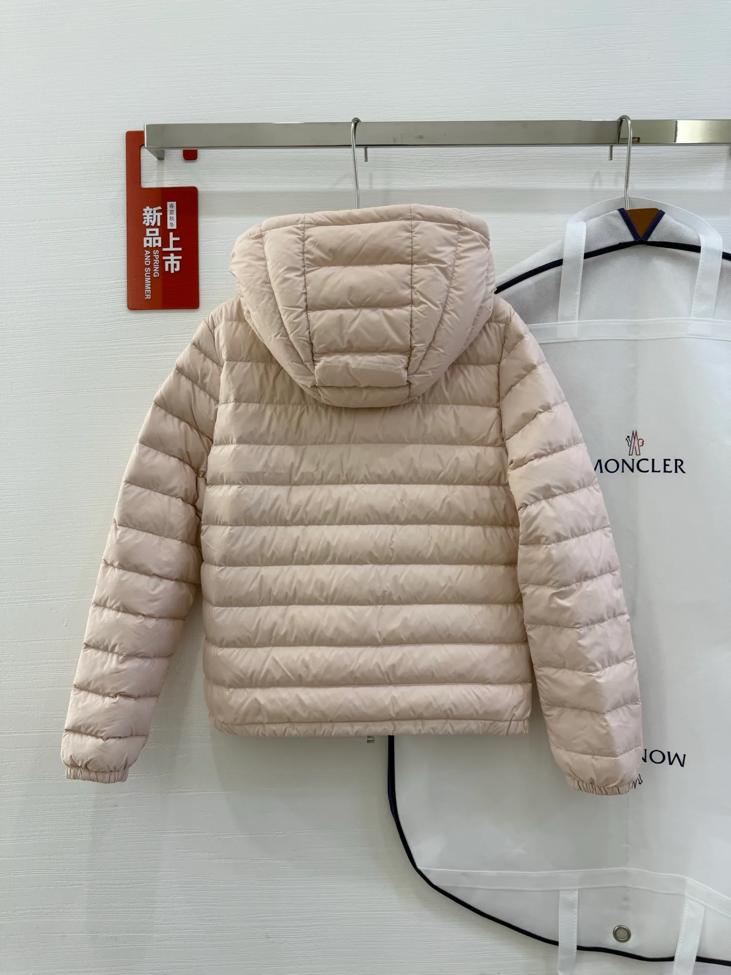 Куртки И Пуховики Женские Moncler 17918906