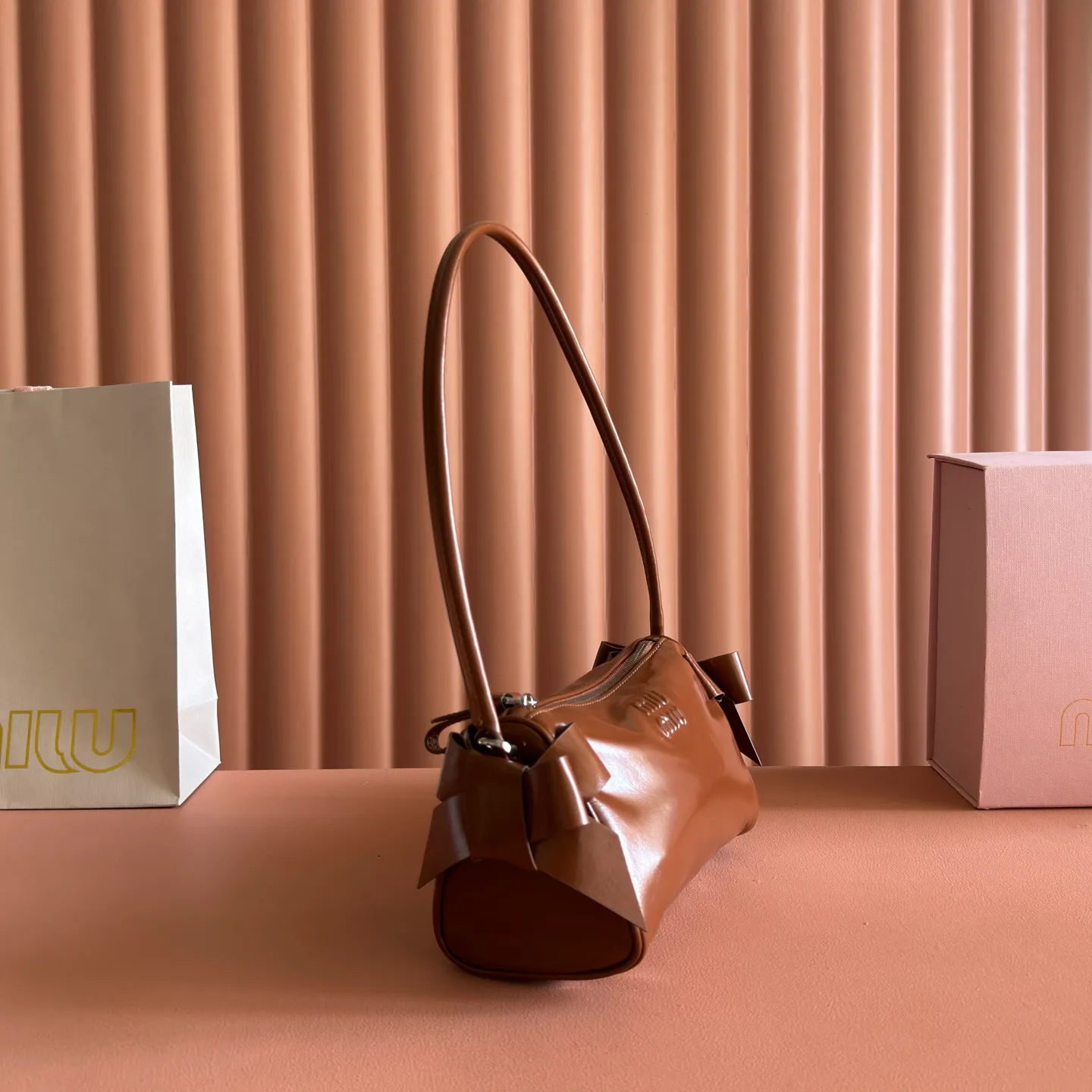 Классические Сумки Женские Miu Miu 18148116