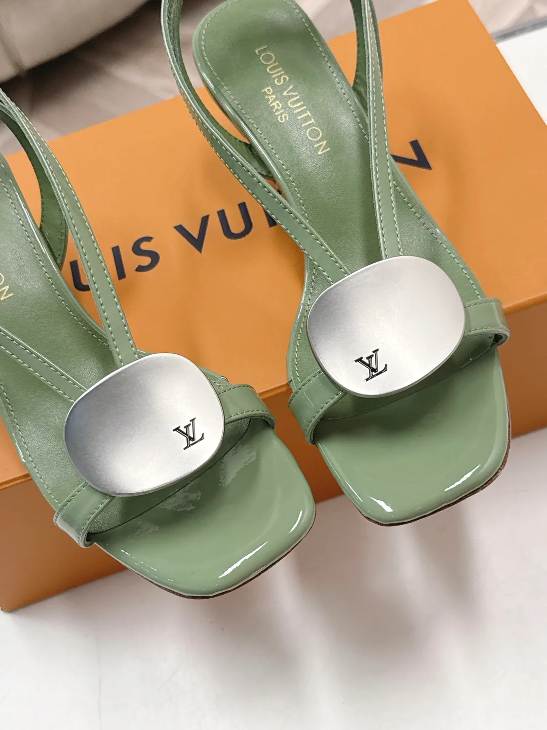 Босоножки Женские Louis Vuitton 17578114
