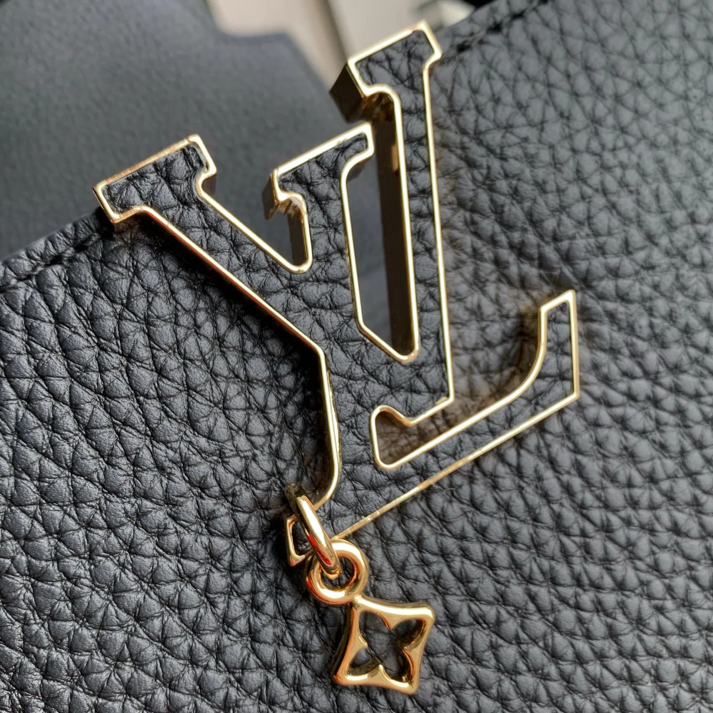 Классические Сумки Женские Louis Vuitton 18147535