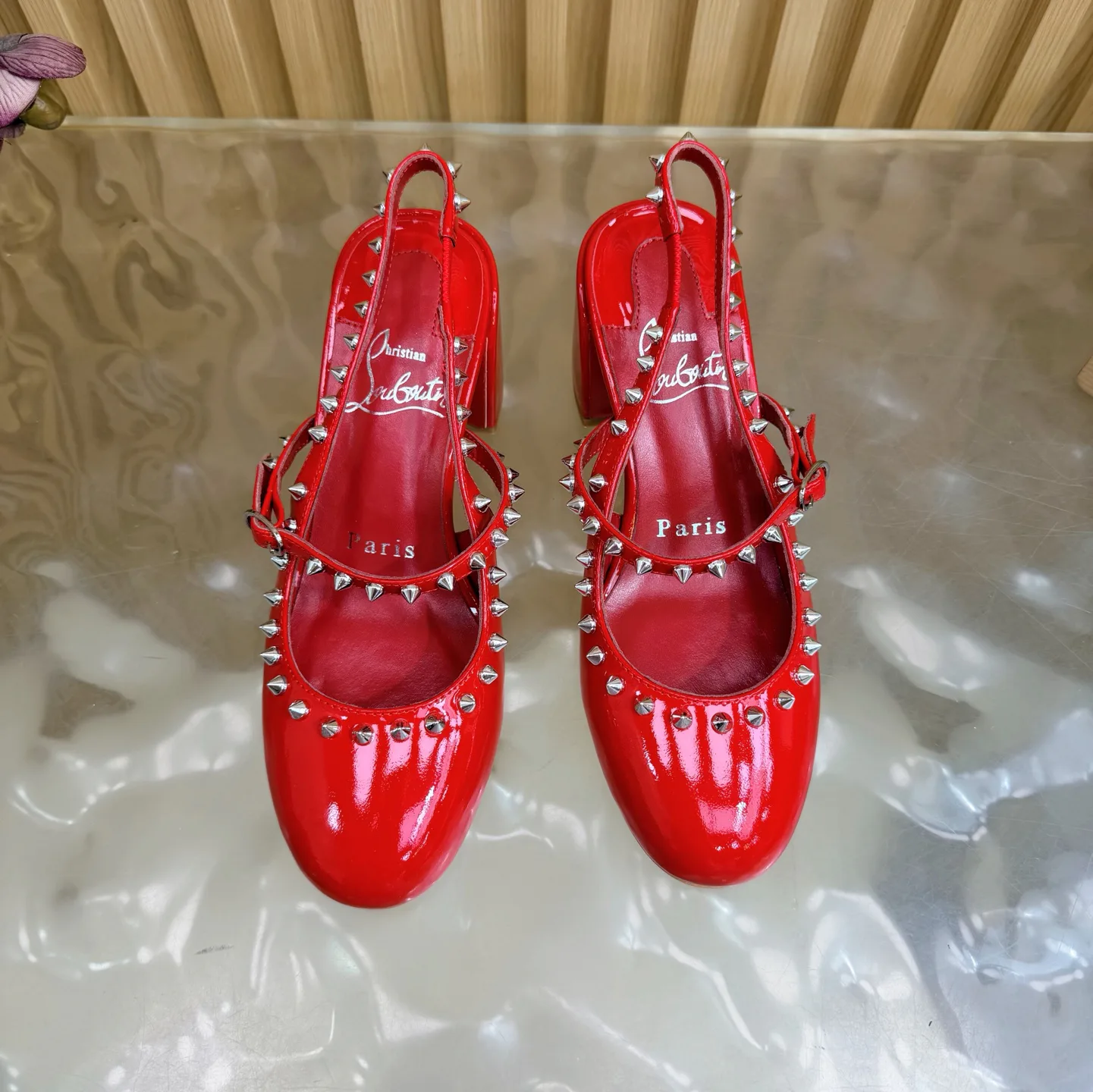 Туфли Женские Christian Louboutin 11776981