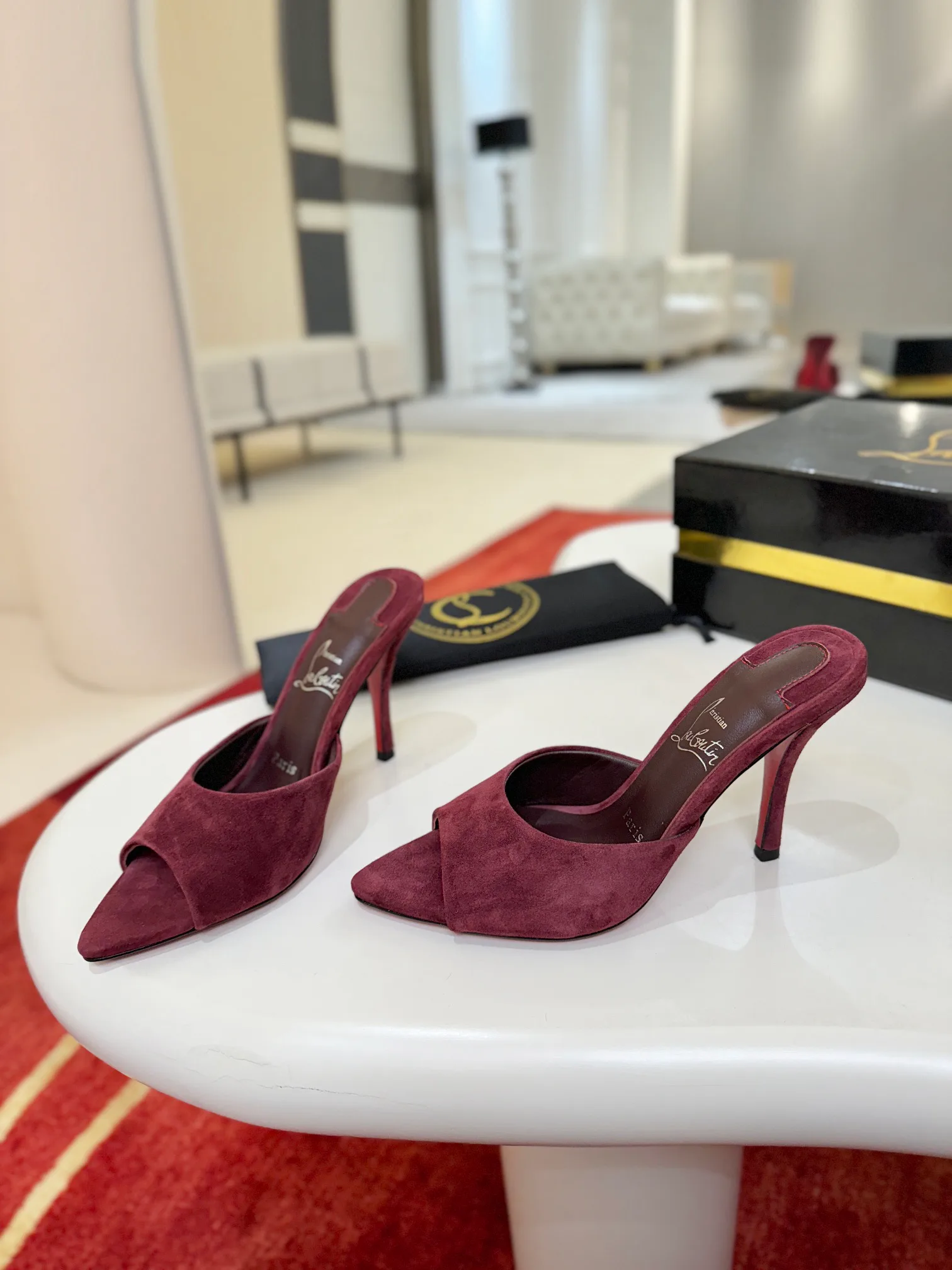 Босоножки Женские Christian Louboutin 14280366