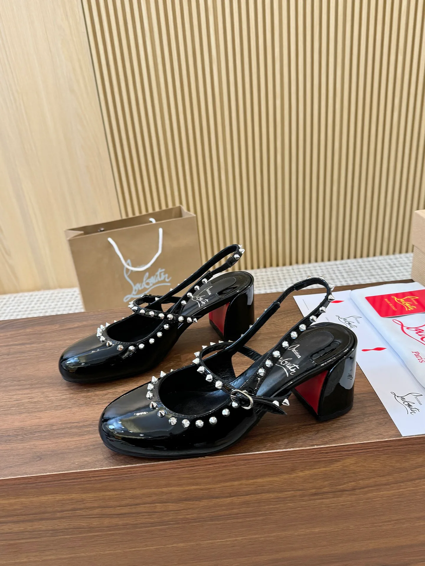Туфли Женские Christian Louboutin 9737253