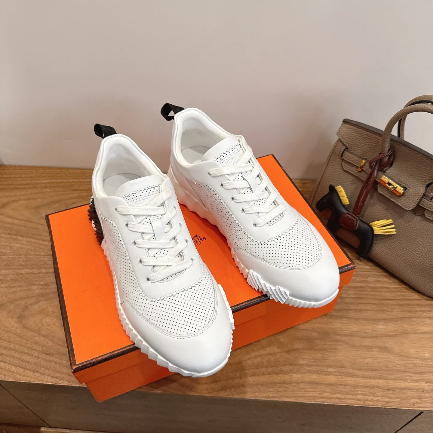 Кроссовки Женские Hermes 11336540