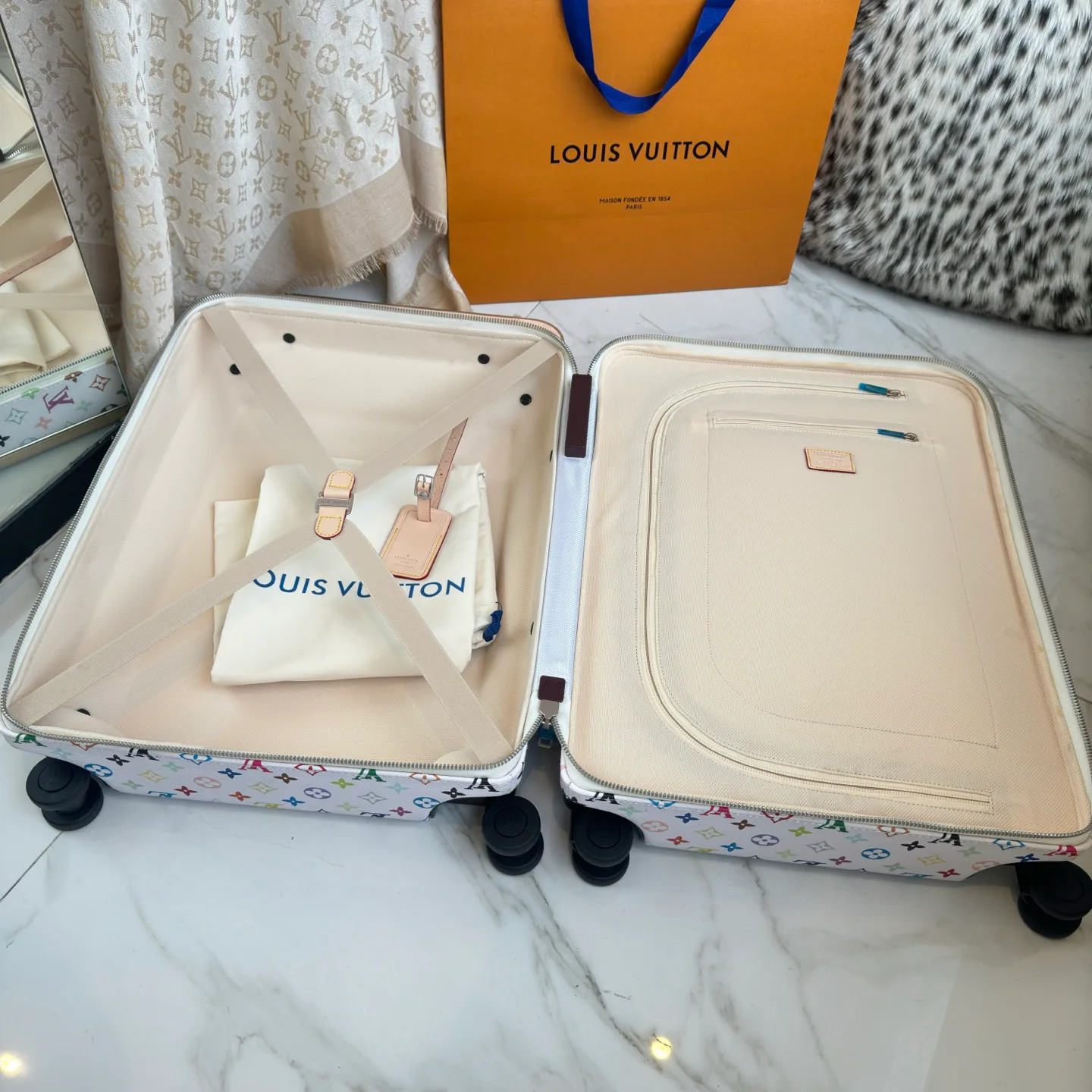 Чемоданы Louis Vuitton 14492037