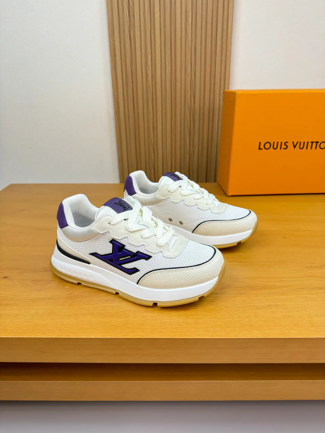 Кроссовки Женские Louis Vuitton 2652661