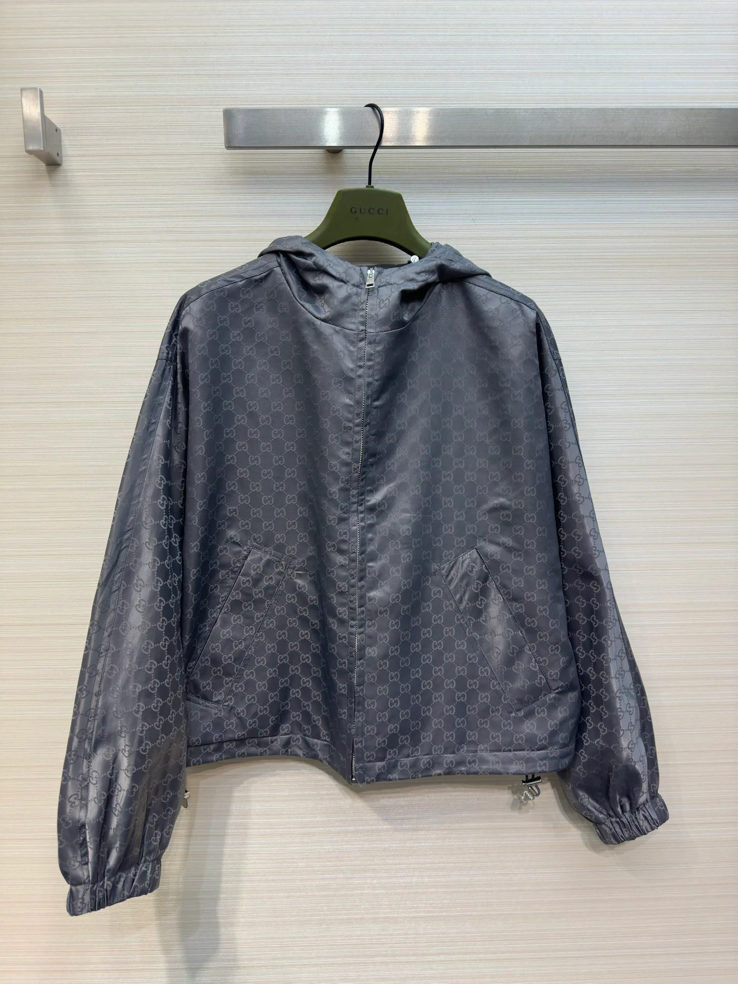 Куртки И Пуховики Женские Gucci 18767807