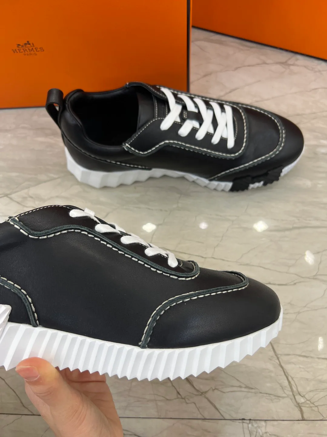 Кроссовки Женские Hermes 18679644