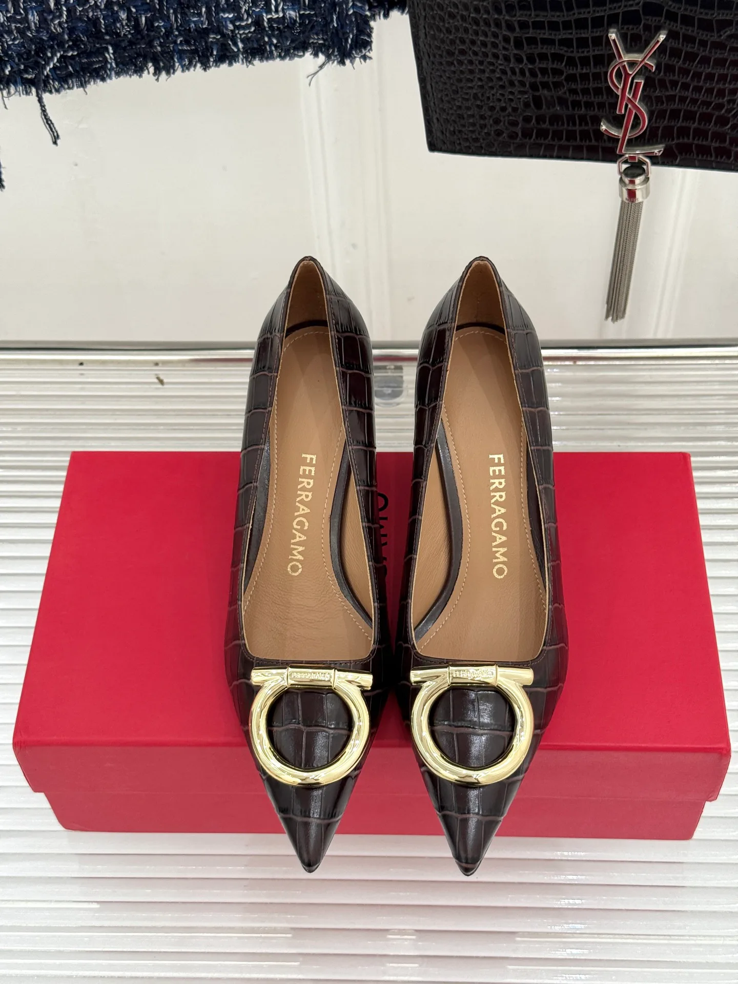 Туфли Женские Salvatore Ferragamo 18104107