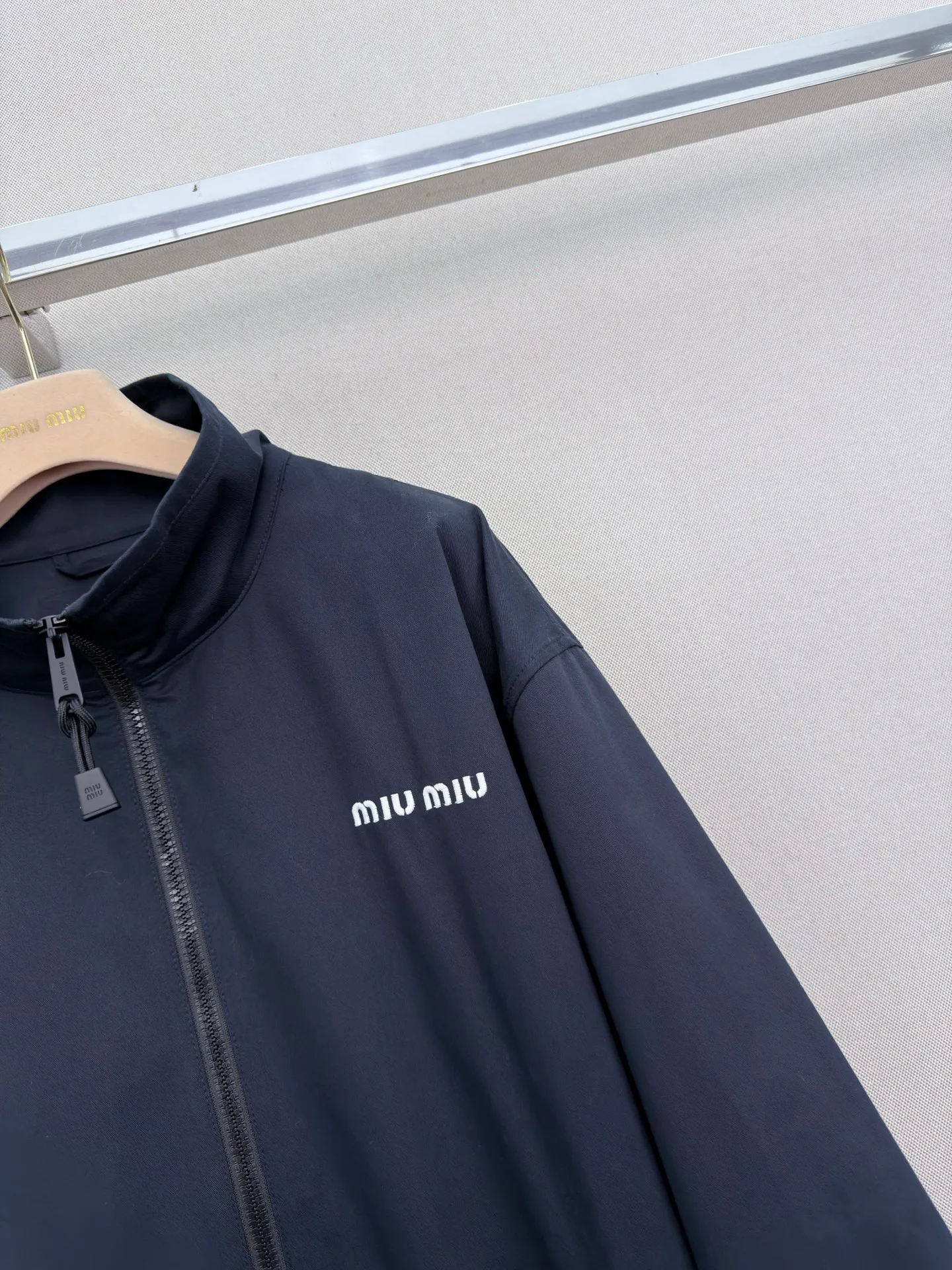 Куртки И Пуховики Женские Miu Miu 18108327