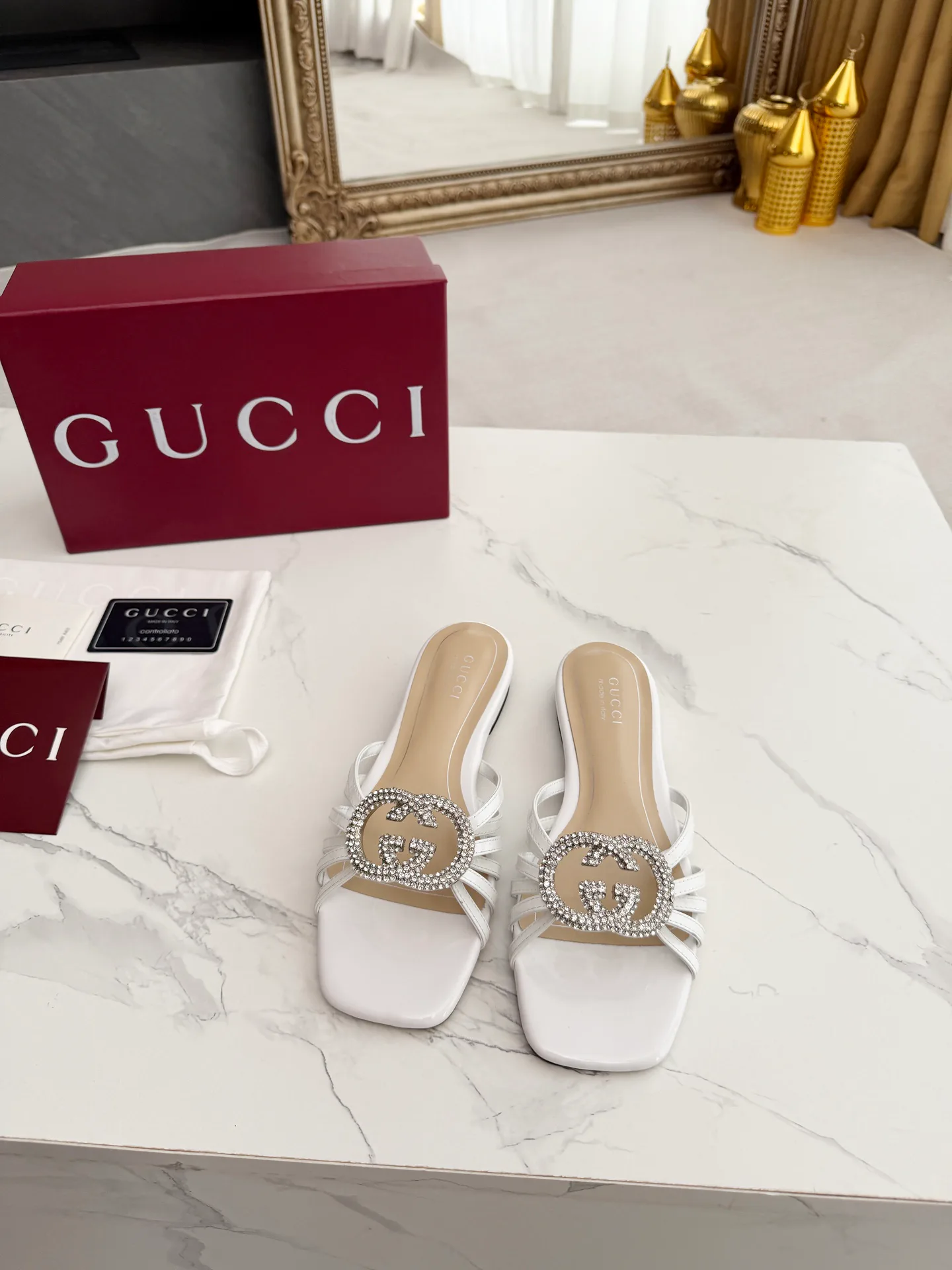 Шлепанцы Женские Gucci 556088