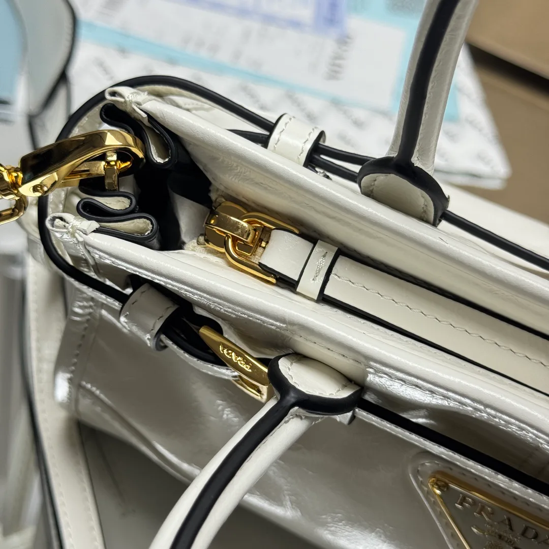 Классические Сумки Женские Prada 10446847