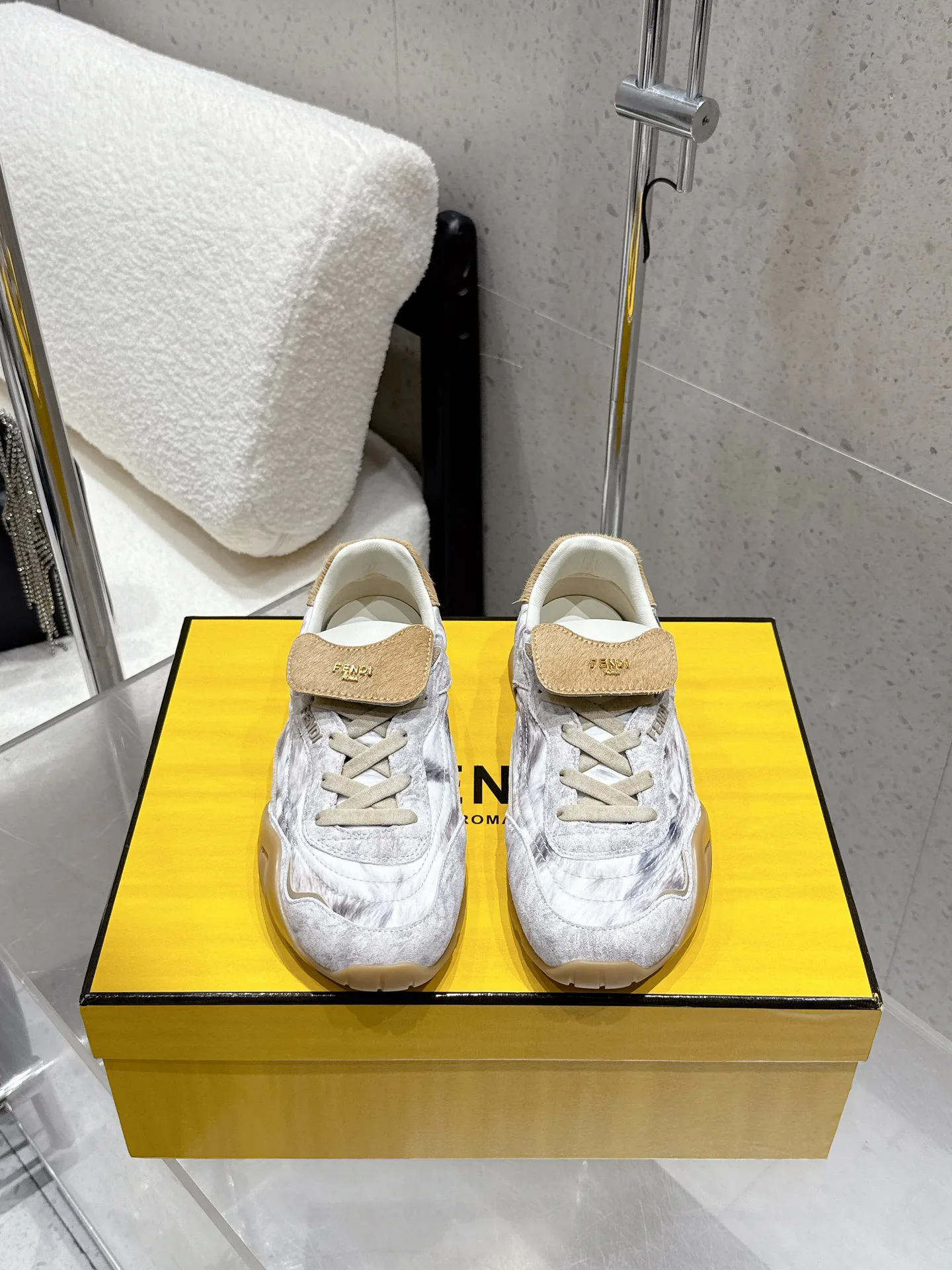 Кроссовки Женские Fendi 13078812