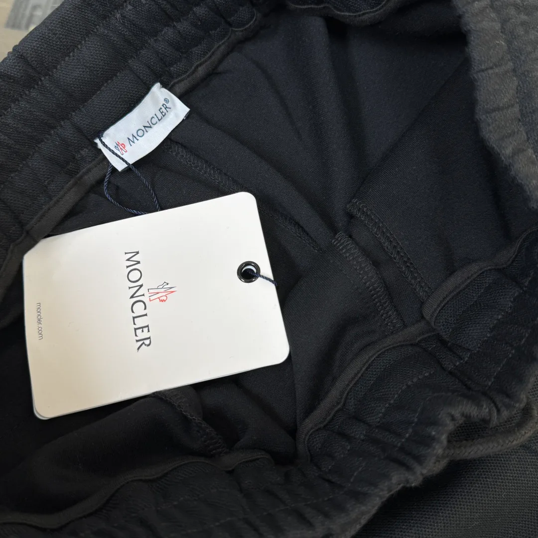 Шорты Женские Moncler 11885585