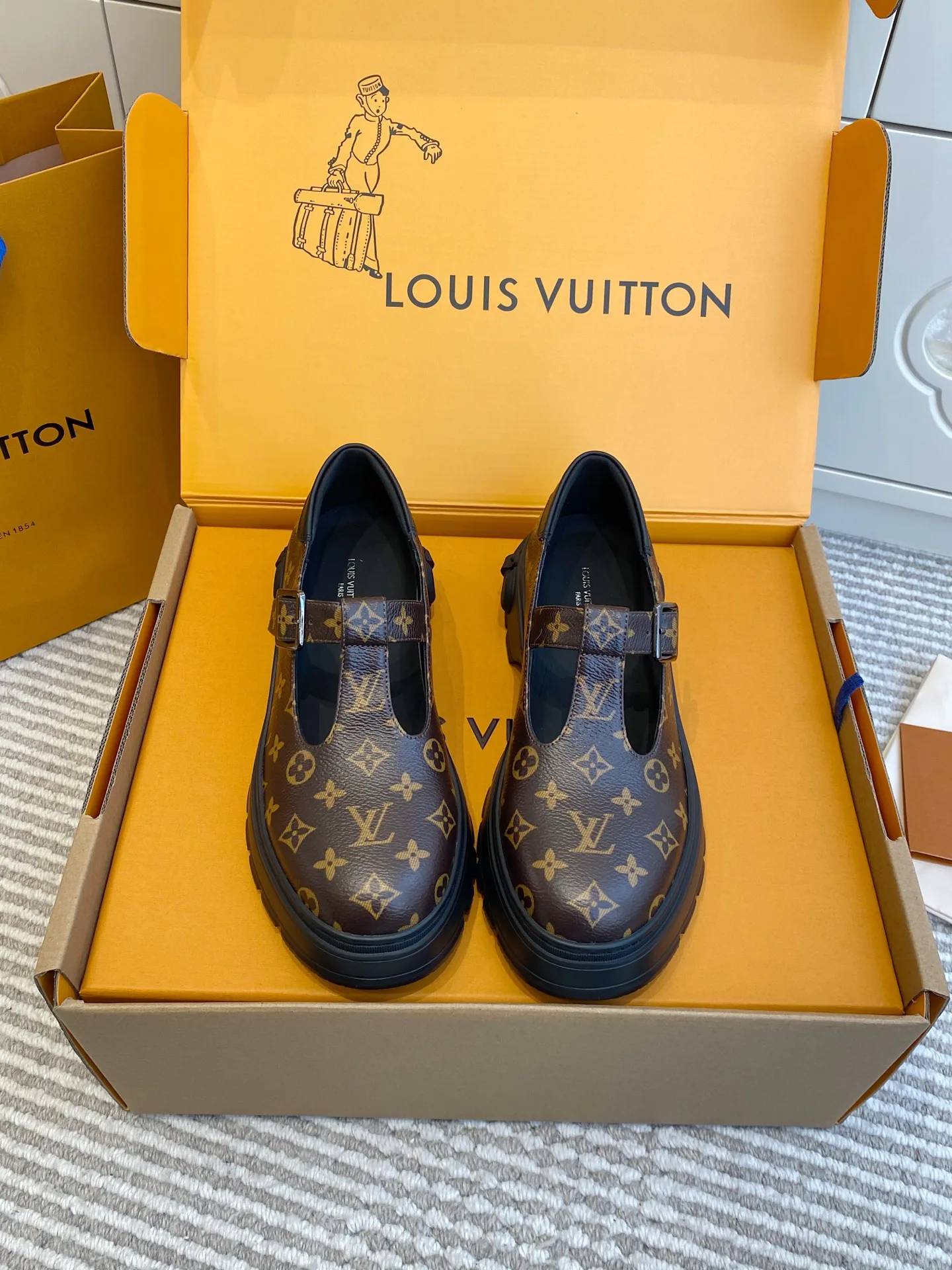 Туфли Женские Louis Vuitton 11304097
