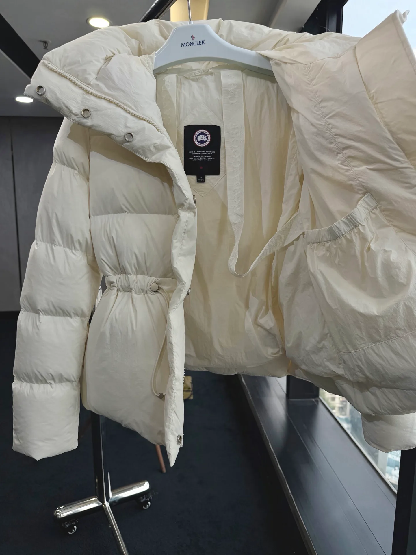 Куртки И Пуховики Женские Canada Goose 19548743