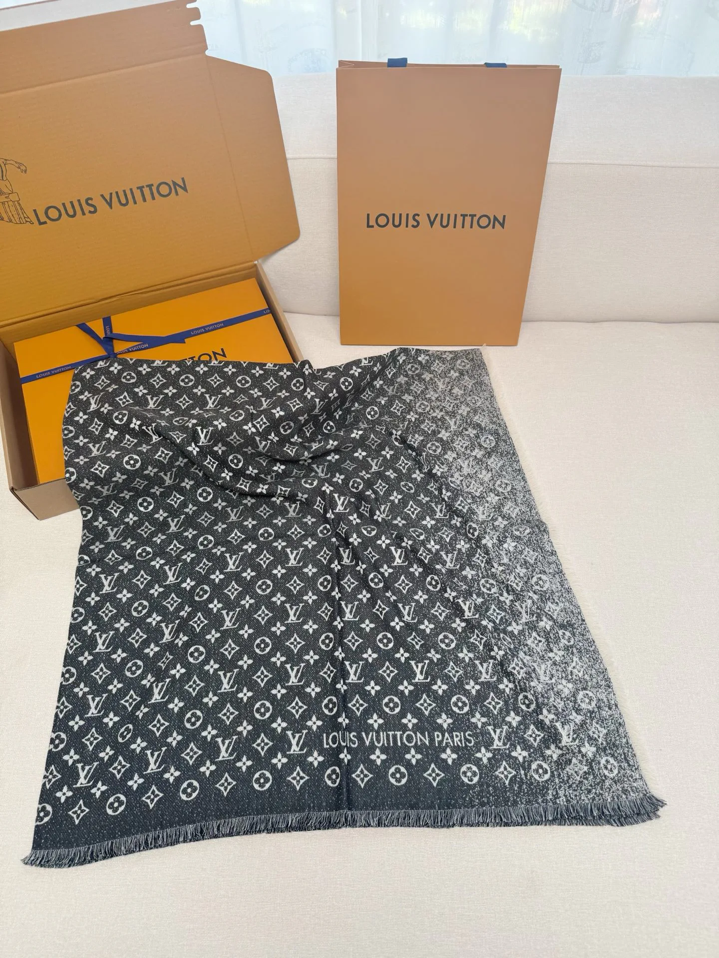Шарфы Louis Vuitton 437762
