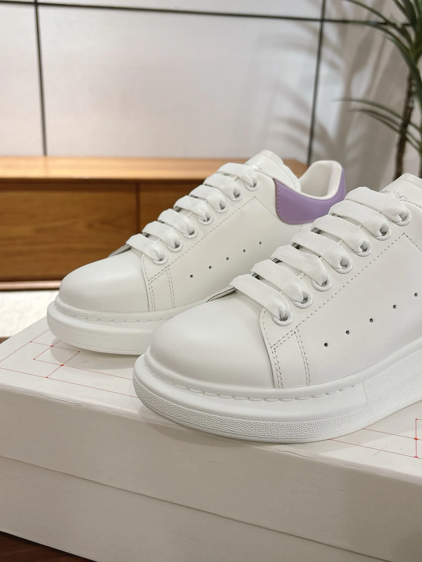 Кроссовки Женские Alexander Mcqueen 18373665