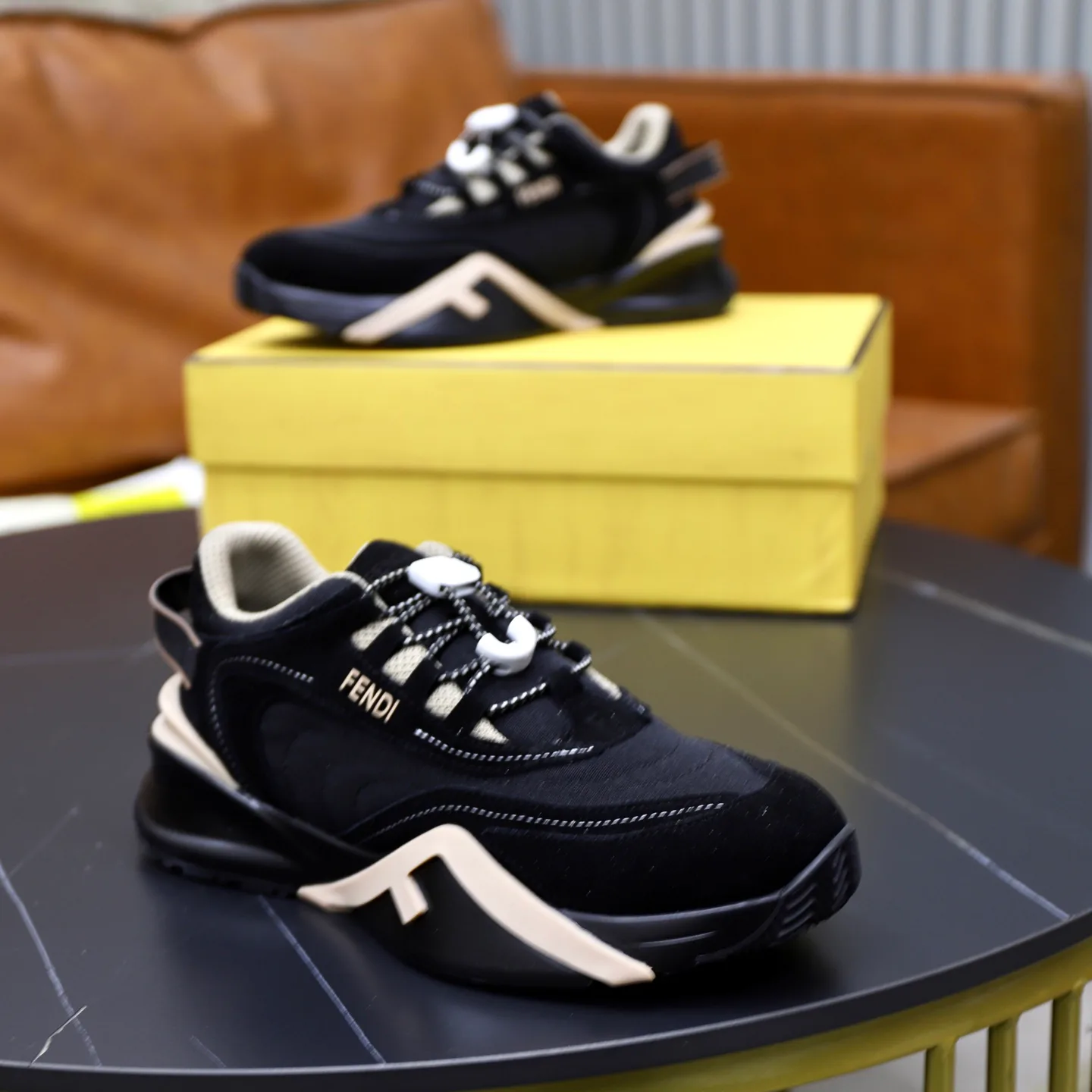 Кроссовки Женские Fendi 211475