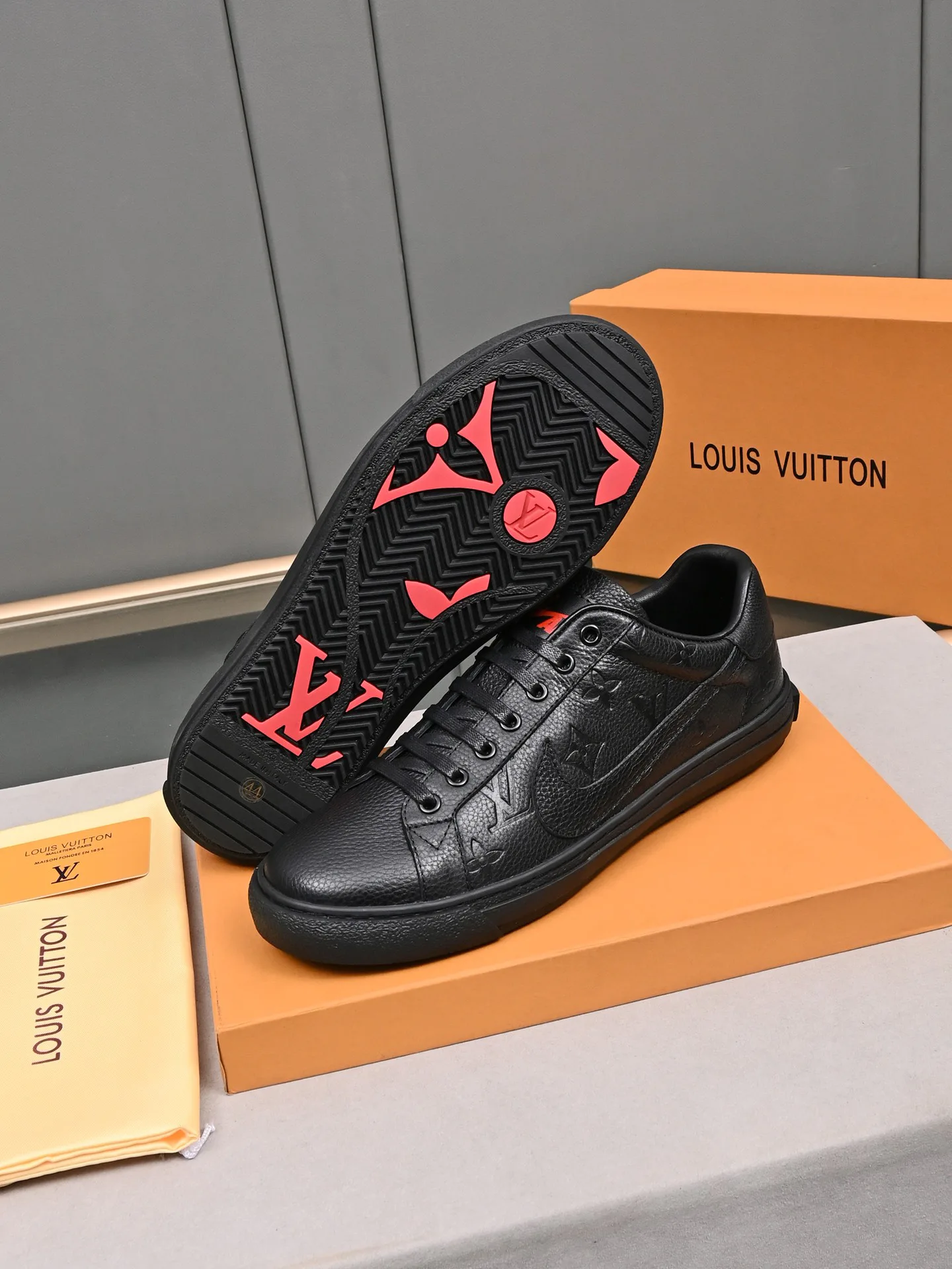 Кроссовки Мужские Louis Vuitton 12960049