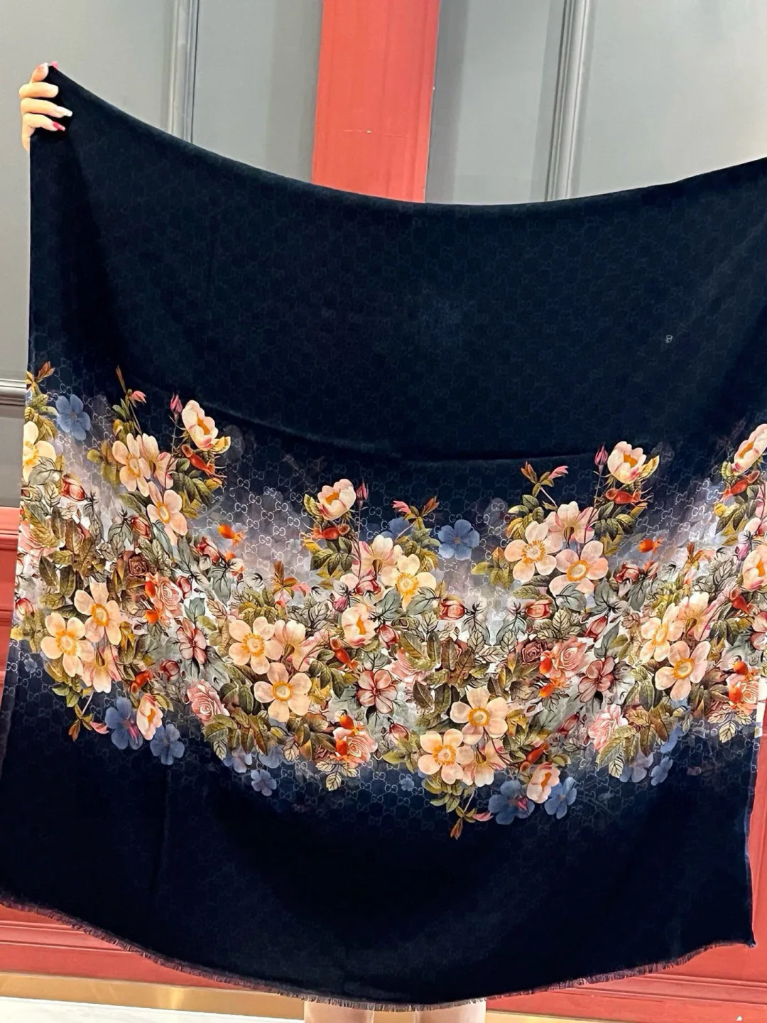 Шарфы Gucci 463795