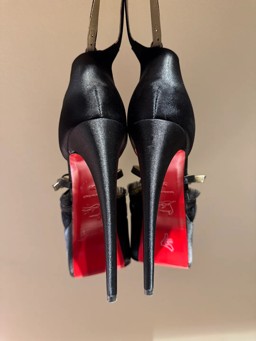 Туфли Женские Christian Louboutin 4743755